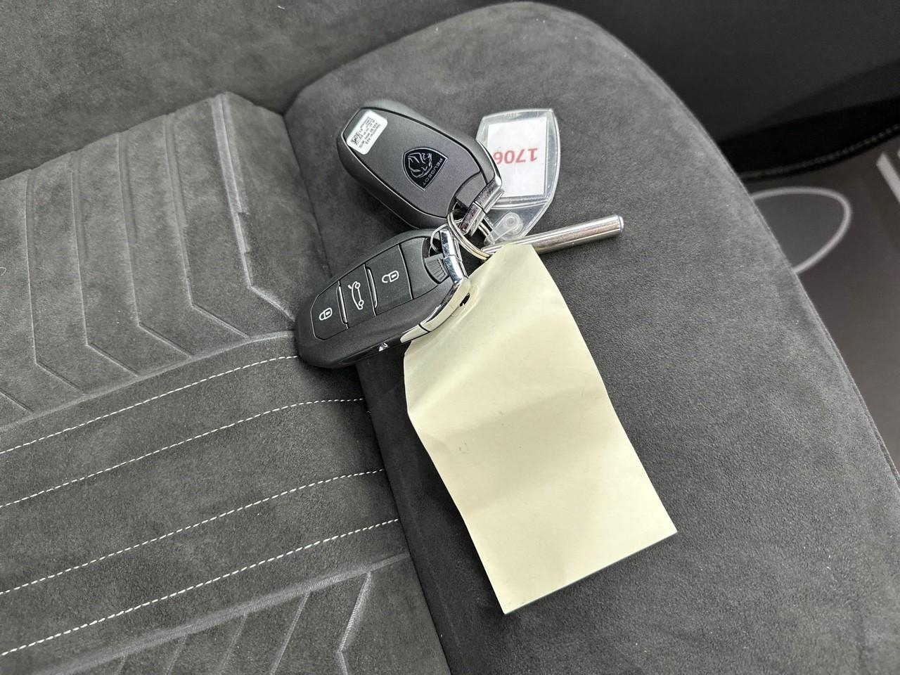 Peugeot 3008 hybrid 145 e-dcs6 gt — photo 37
