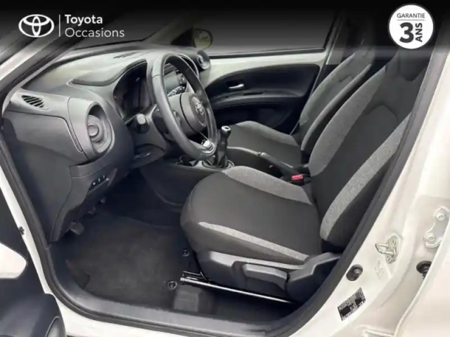 Toyota Aygo x 1.0 vvt-i 72ch dynamic my23 — photo 11