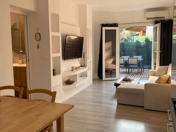 Location appartement meuble de 45m2 avec terrasse et jardin du 1er Novembre au 30 Avril