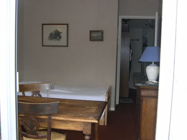 Particulier loue chambre meublée
