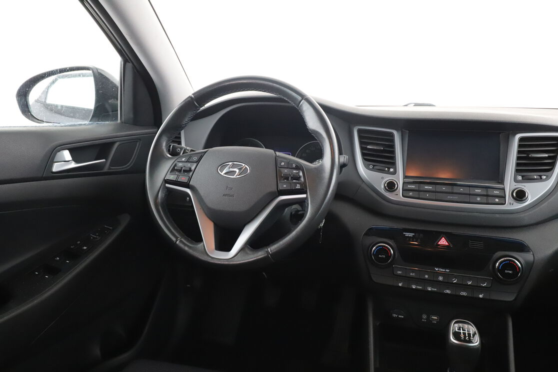 Hyundai Tucson 1.7 CRDi 2WD — photo 12