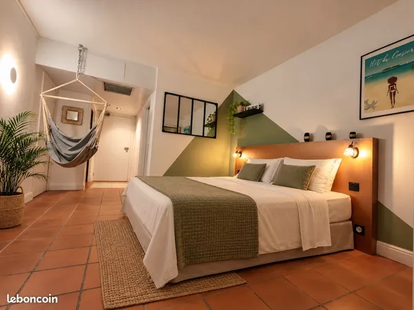 Studio meublé - Plage à 50 m - Anse des Rochers - Saint-François