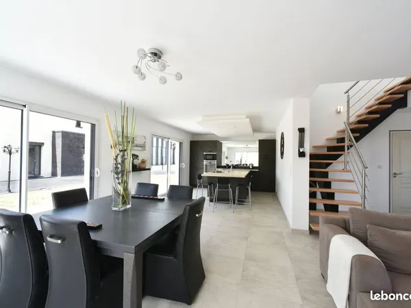 Propriété 5 pièces 100 m²