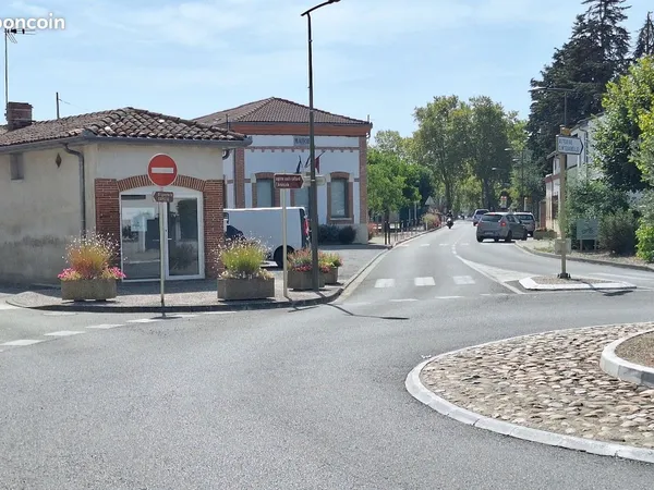 Local commercial ou professionnel au coeur de Grépiac (31190)
