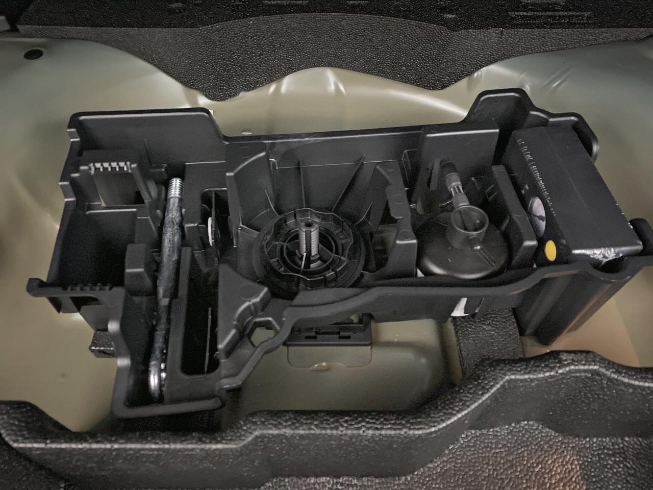 Peugeot 2008 hybrid 145 ch e-dcs6 allure — photo 12