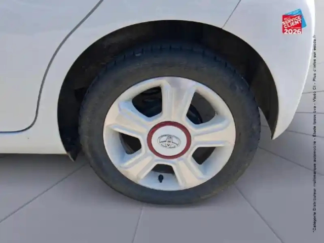Toyota Aygo 1.0 vvt-i 69ch x-glam 5p — photo 10
