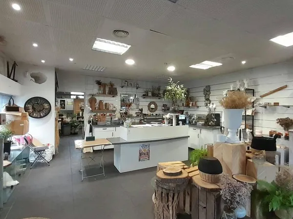 Local commercial 120 m²
