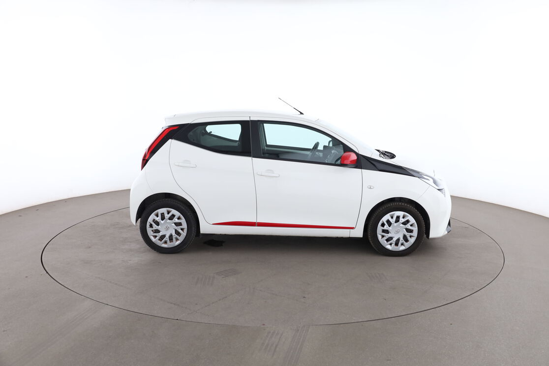 Toyota Aygo 1.0 VVT-i X-Play — photo 6