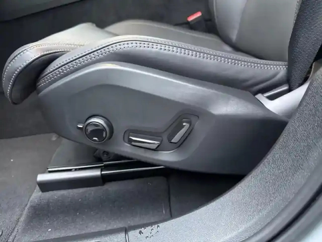 Volvo Xc60 t6 hybride rechargeable 350ch ultra style dark geartronic 8 awd — photo 14
