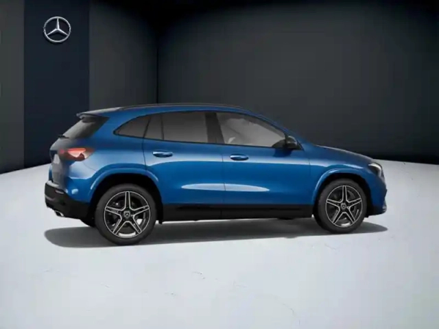 Mercedes Gla 200 d amg line — photo 18