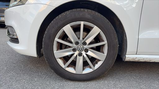 Volkswagen Polo 1.2 TSI 90 - Sportline – 2014 – 142090 km – Essence – Boîte Manuelle — photo 15