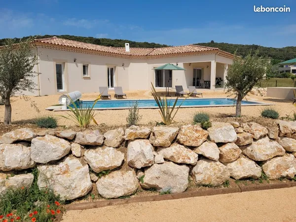 Maison Rt 2012 de174m2/6 pieces/4700m2 de terrain