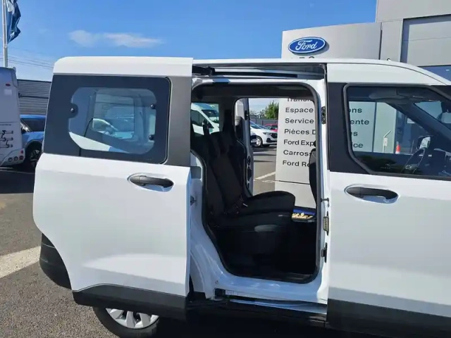 Ford Tourneo nouveau  courier essence 125 bvm6 s&amp;s — photo 4