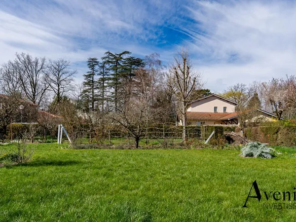 Vends terrain à bâtir - 1234 m² - Ecully 69130