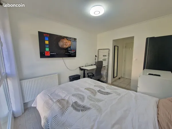 Chambre avec FRIGO dans une colocation calme