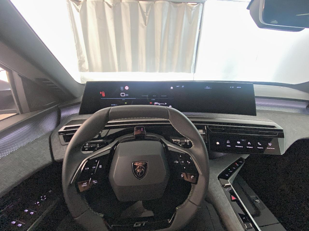 Peugeot 5008 hybrid 145 ch e-dcs6 gt — photo 12