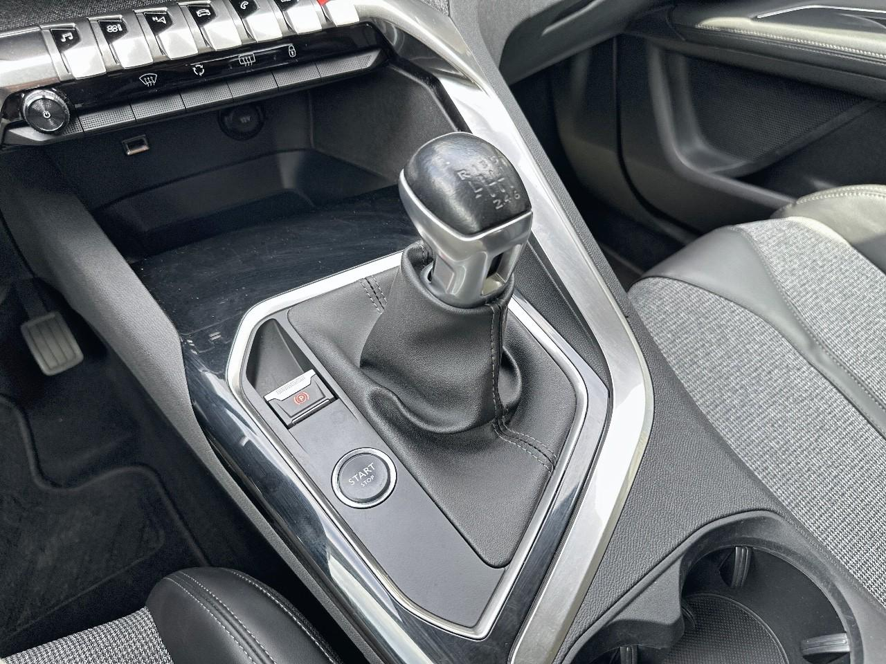 Peugeot 3008 1.2 puretech 130ch allure s&s — photo 31