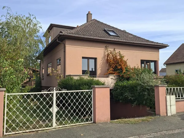 Charmante maison de 133 m2 sur 7.88 ares
