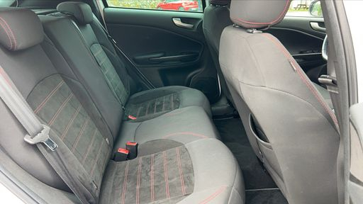 Alfa Romeo Giulietta 1.4 MultAir 170 BVA - Super Pack Veloce – 2018 – 81955 km – Essence – Boîte Automatique — photo 32
