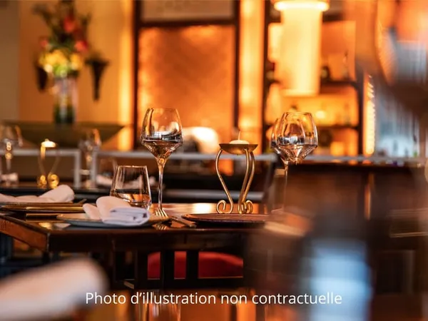 ANNECY RESTAURANT TRADITIONNEL AVEC TERRASSE ENTIEREMENT RENOVE