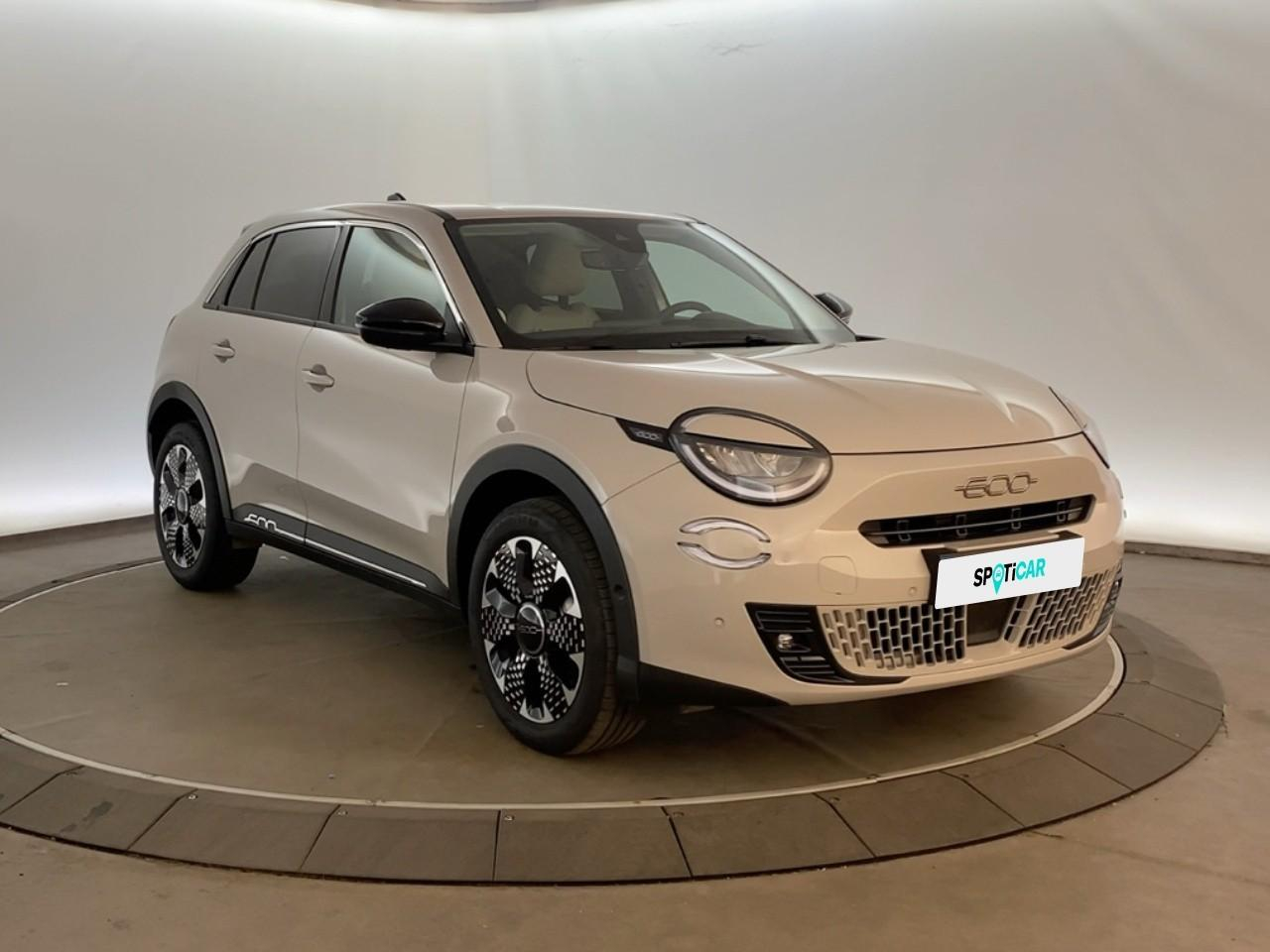 Fiat 600 t-gen 3 1.2 hybrid 110ch edct6 la prima — photo 3