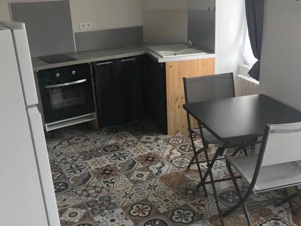 À louer petit t1 centre surgeres