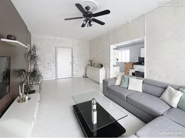 Appartement 99m/carré vue château de crussol