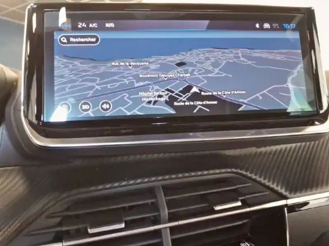 Peugeot 2008 hybrid 145 e-dcs6 — photo 19