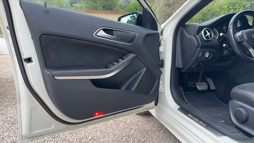 Mercedes Classe A 220 CDI 170 7G-Tronic - Fascination – 2013 – 161900 km – Diesel – Boîte Automatique — photo 29