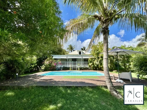 Maison créole avec bungalow & piscine à vendre à Saint-François | 140m² + 1000m² de terrain