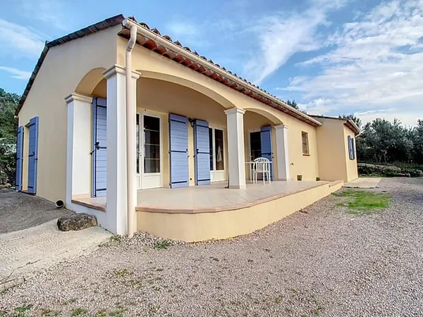 A Vendre En Exclusivité ! Viager Occupé à Callas Maison 3 pièces 95 m² + Dépendance sur 5520 m² de t