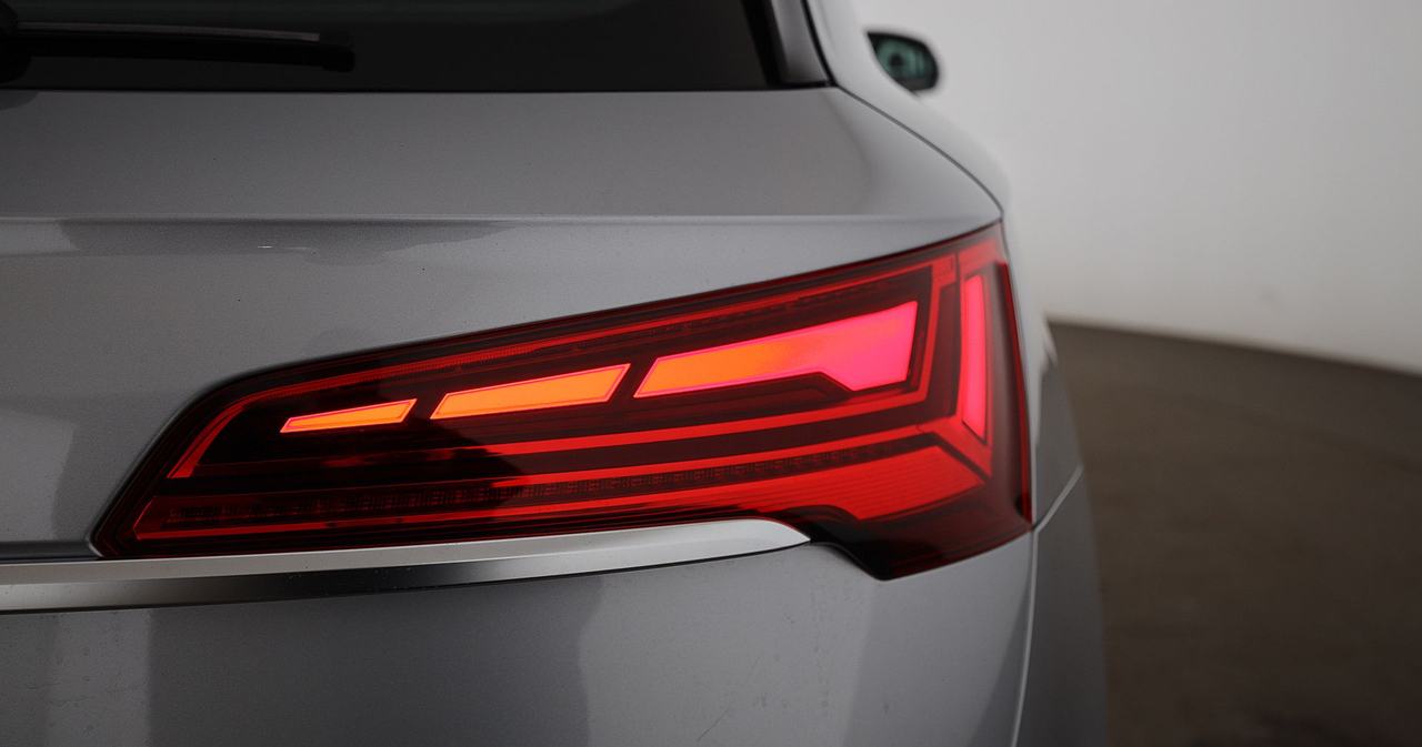 Audi Q5 — photo 14