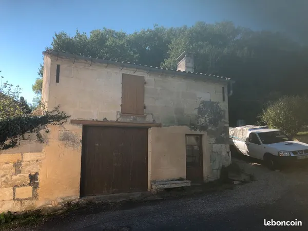 Petite maison ancienne à aménager