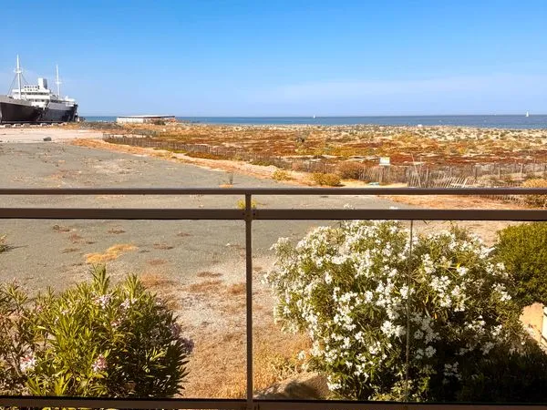 Maison vue mer accès direct plage piscine