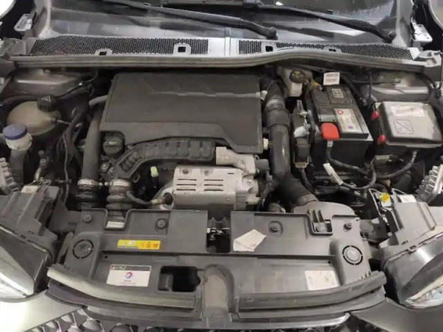 Ds Ds 3 crossback puretech 130ch performance line automatique 7cv — photo 10