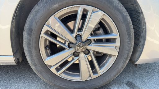 Peugeot 308 1.2 PureTech 130 EAT8 - Business – 2023 – 15167 km – Essence – Boîte Automatique — photo 21