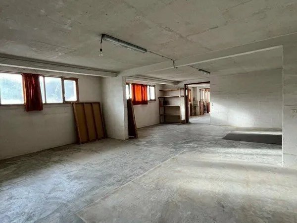 Local d’activité et entrepôt Location La Ravoire  163m² 1236€