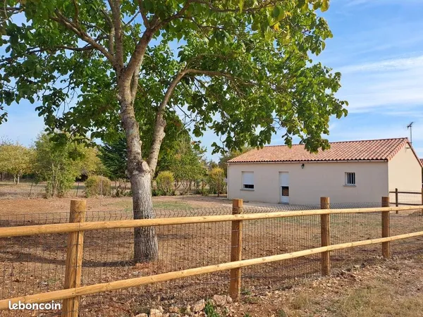 Maison a louer lussac les chateaux