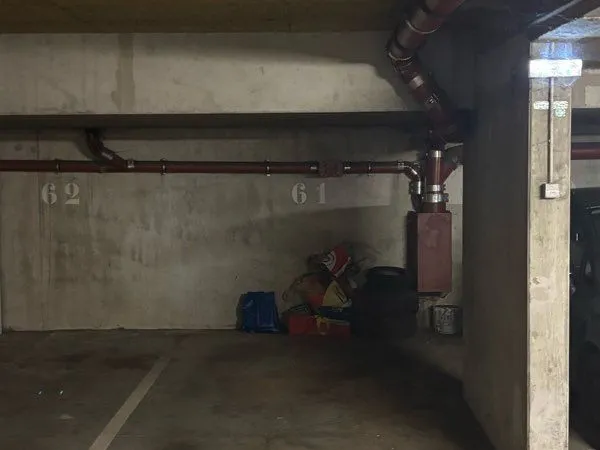 Place de parking souterrain