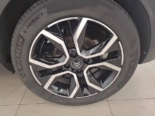 Citroën C4 e- 136 ch automatique — photo 49