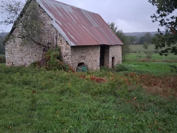 VENTE TERRAIN avec batiment pierre