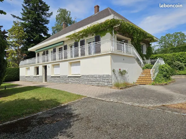 Maison 8 pièces 186 m²