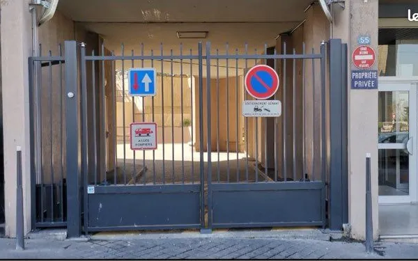 Location Box fermé avec électricité - Résidence sécurisée