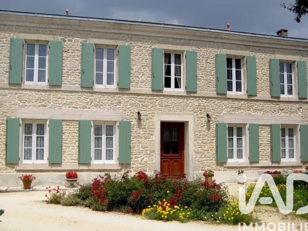Maison 10 pièces 458 m²