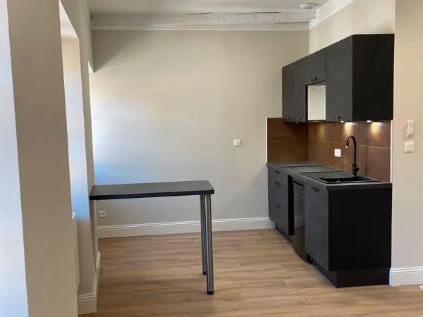 Loue appartement T1 Duplex 25m2 rénové à neuf -climatisation réversible