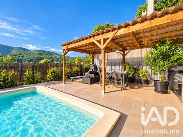 Maison 5 pièces 140 m²