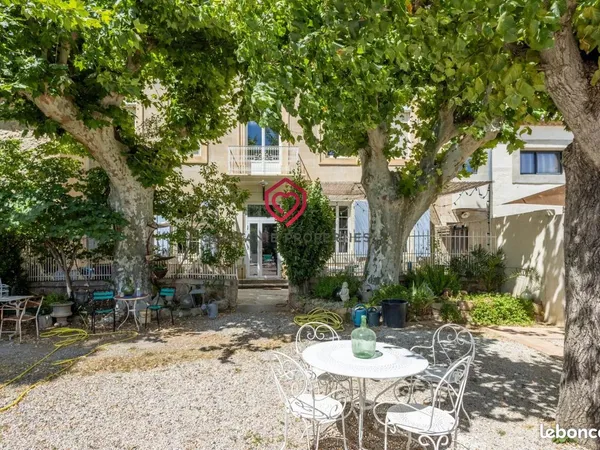 Maison 11 pièces 452 m²