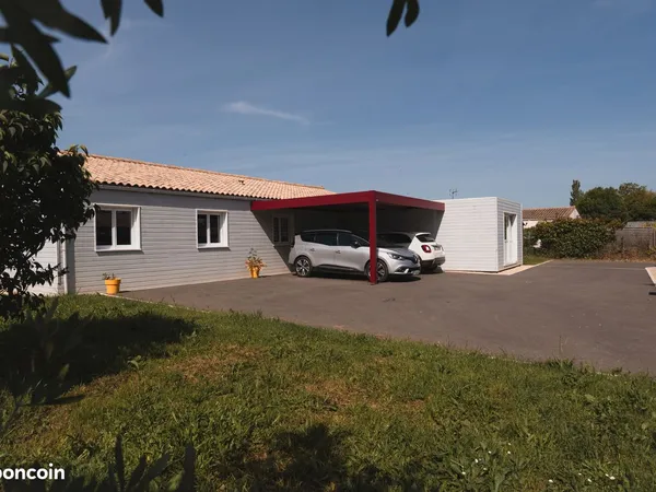 Maison de plain-pied contemporaine (2012) - 165 m² - 5 ch - Terrain 2000 m² clos - La Ronde (17170)