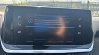 Peugeot 2008 1.2 PureTech 130ch S&S Style EAT8 — photo 18