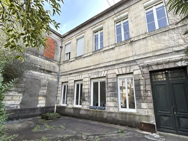 Loue appartement 3 pièces calme et lumineux avec cour - 2 chambres, 65m², Bordeaux (33)